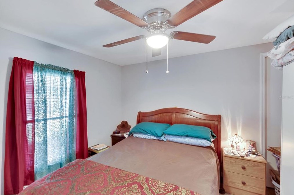 1013 Lianne Pl, Seffner FL  33584-3666 exterior