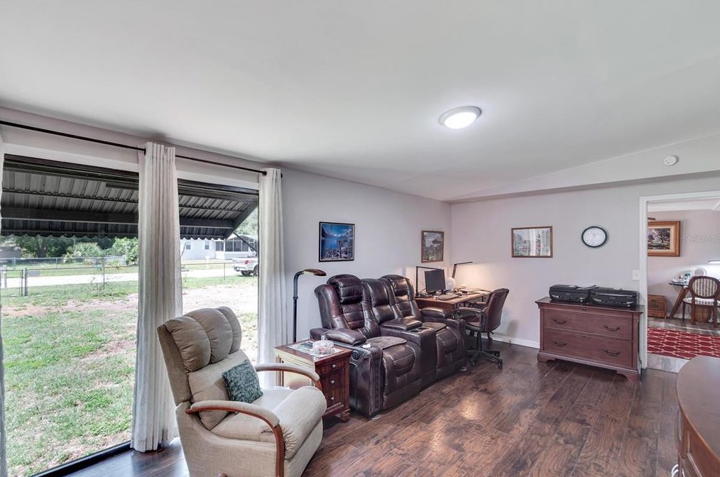 1013 Lianne Pl, Seffner FL  33584-3666 exterior