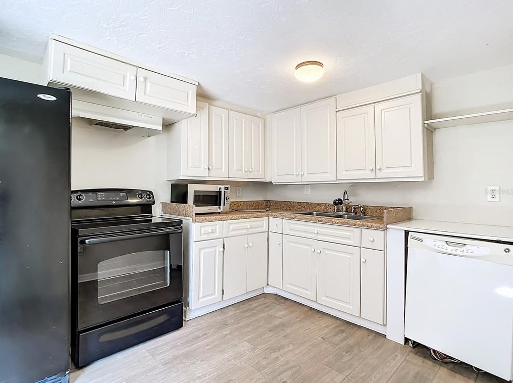 2624 Lee St, Punta Gorda FL exterior