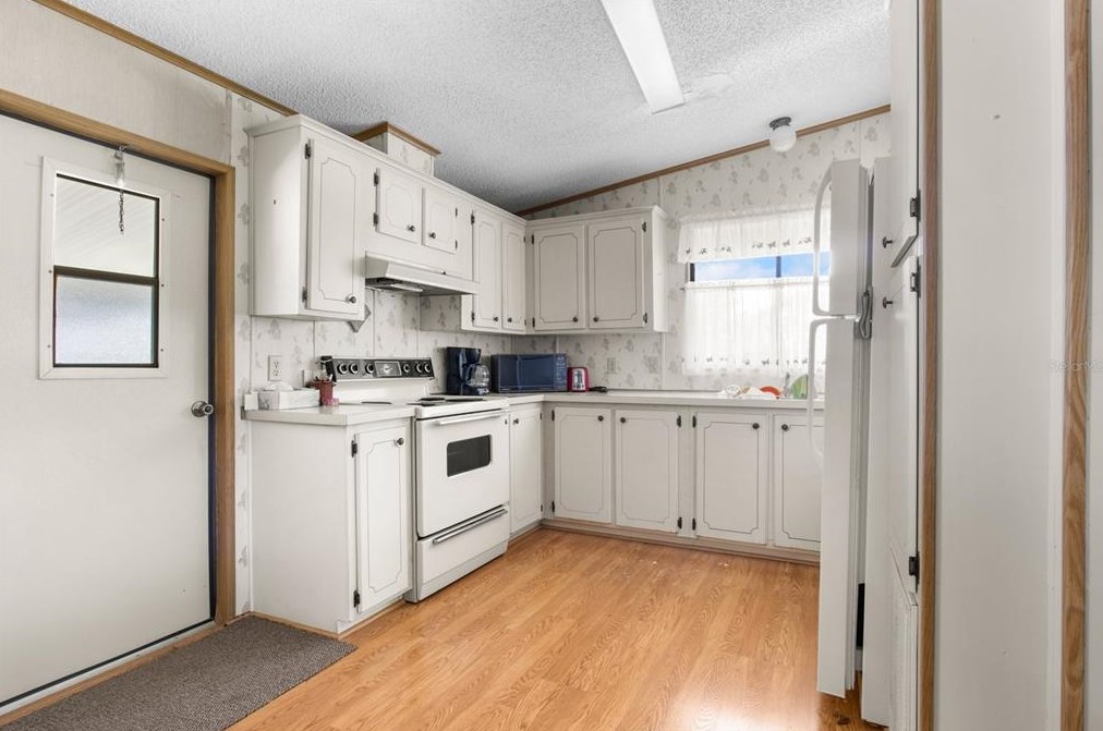 38760 Vulcan Cir, Zephyrhills FL exterior