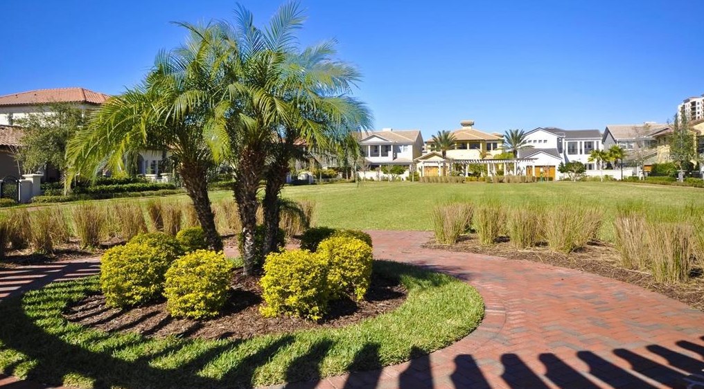 5823 Bowen Daniel Dr, Tampa FL 33616-1481 exterior