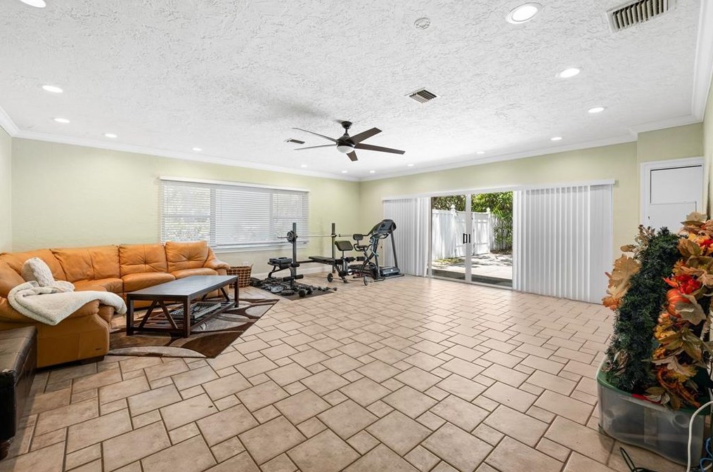 10767 Danielle Dr, Largo FL exterior