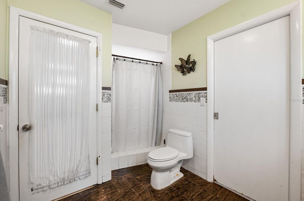 10767 Danielle Dr, Largo FL exterior