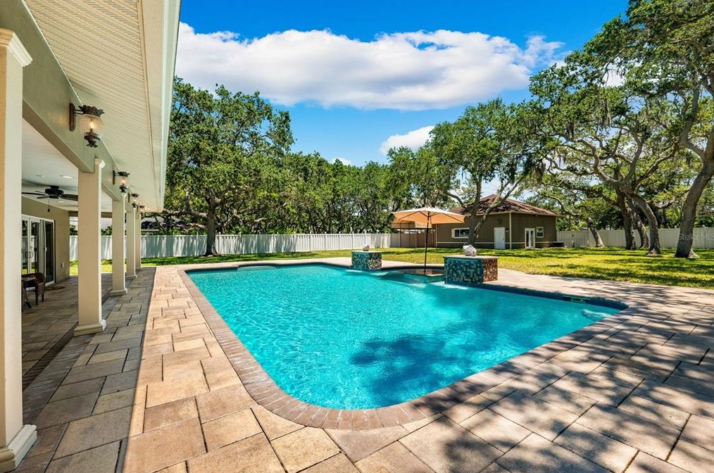 10767 Danielle Dr, Largo FL exterior