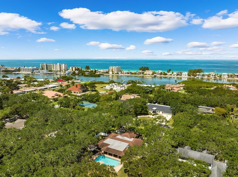 10767 Danielle Dr, Largo FL exterior