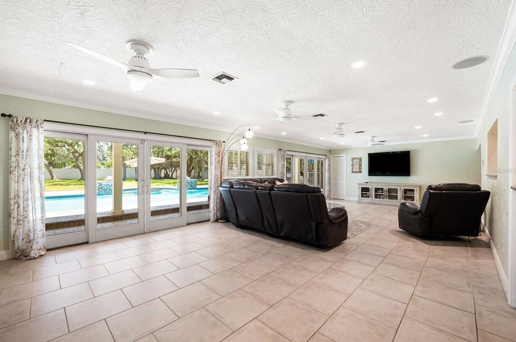 10767 Danielle Dr, Largo FL exterior