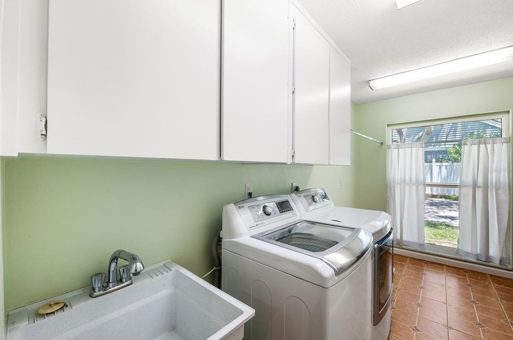 10767 Danielle Dr, Largo FL exterior