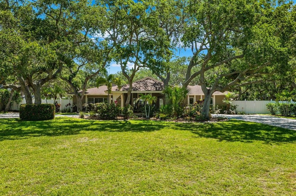 10767 Danielle Dr, Largo FL exterior