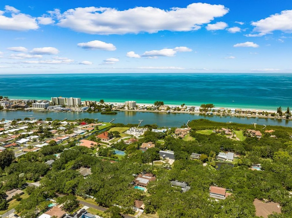 10767 Danielle Dr, Largo FL exterior