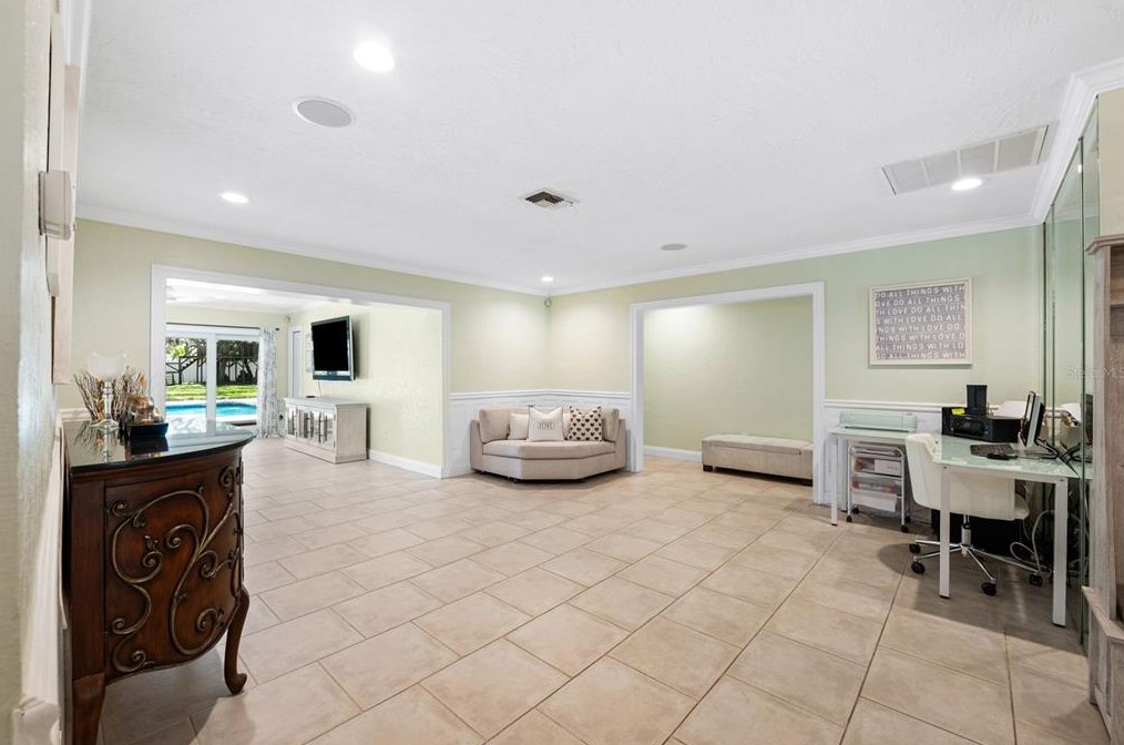 10767 Danielle Dr, Largo FL exterior