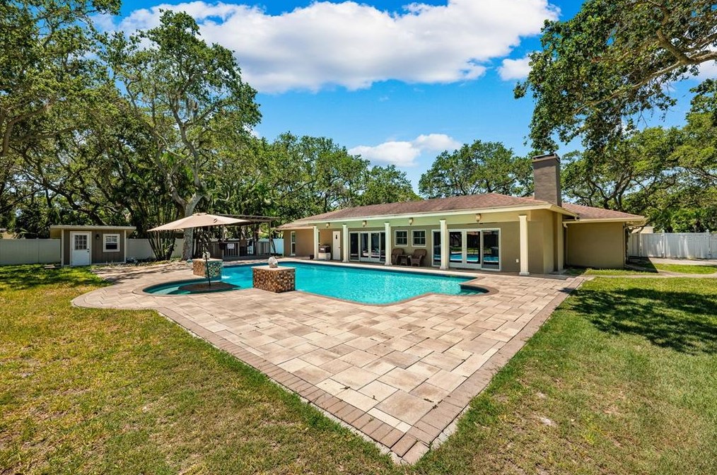 10767 Danielle Dr, Largo FL exterior