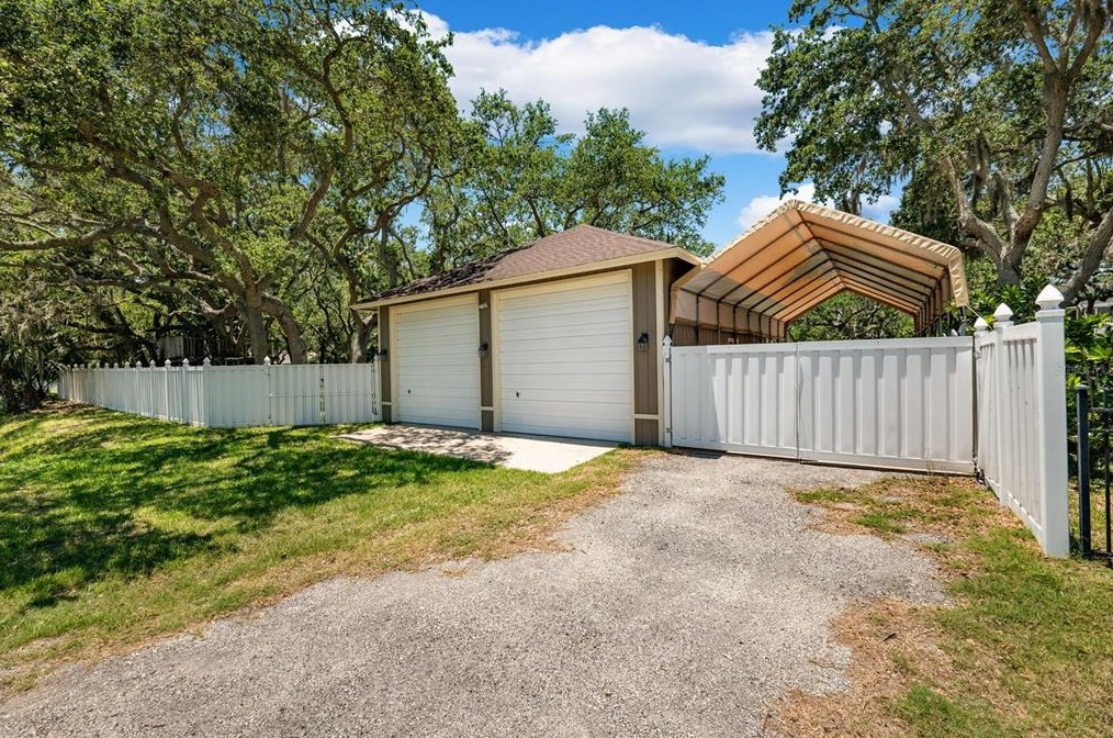 10767 Danielle Dr, Largo FL exterior