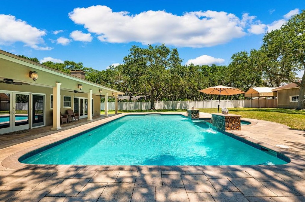 10767 Danielle Dr, Largo FL exterior