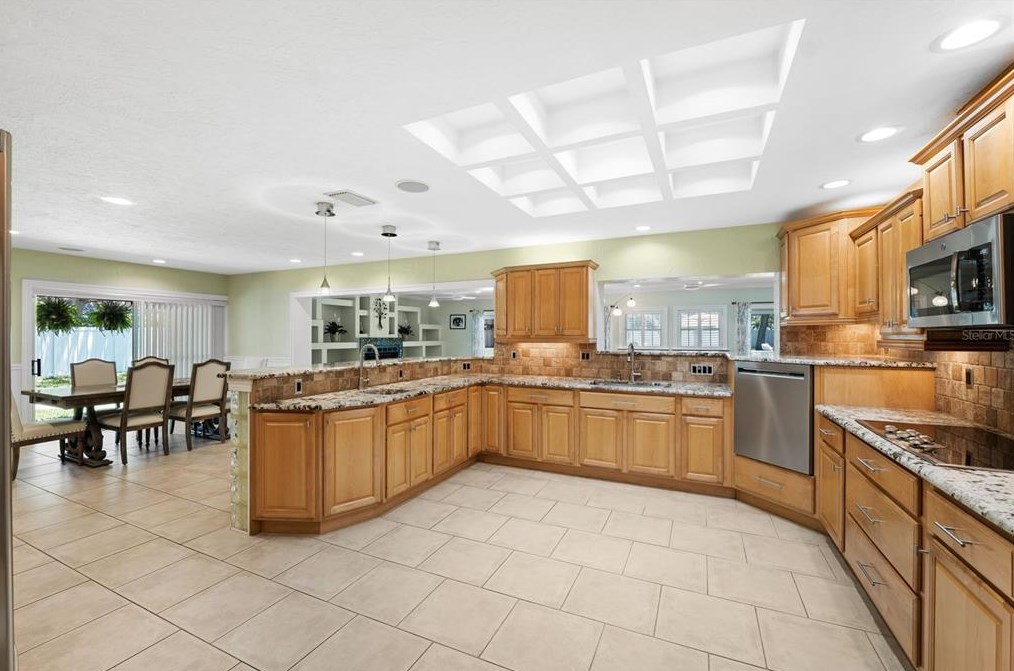 10767 Danielle Dr, Largo FL exterior