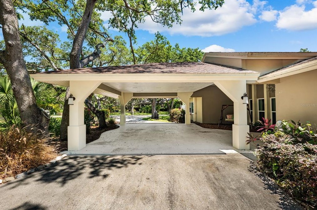 10767 Danielle Dr, Largo FL exterior