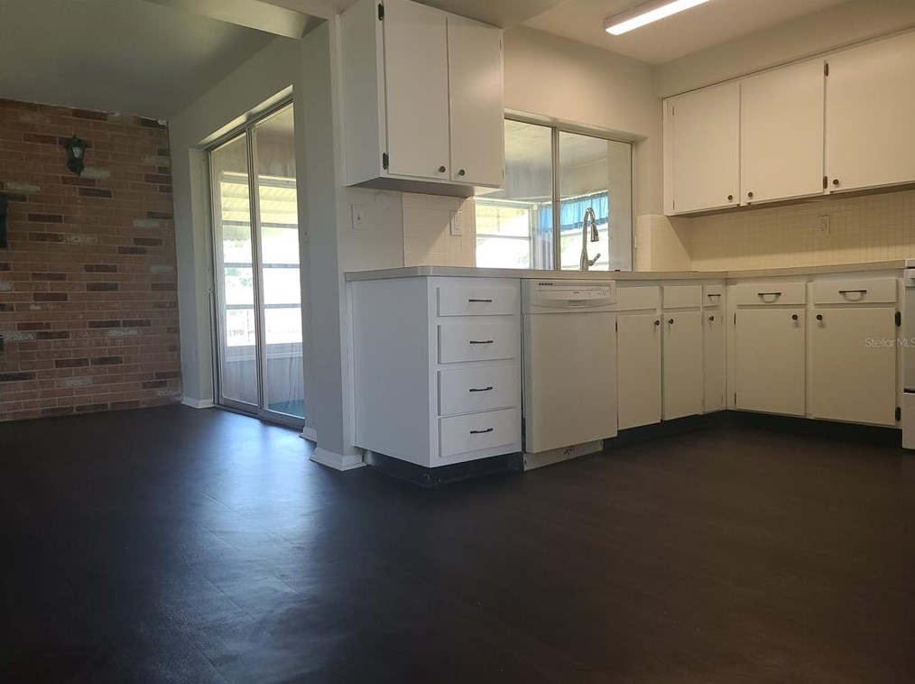 3451 Wiltshire Dr, Tarpon Springs FL  34691-1240 exterior