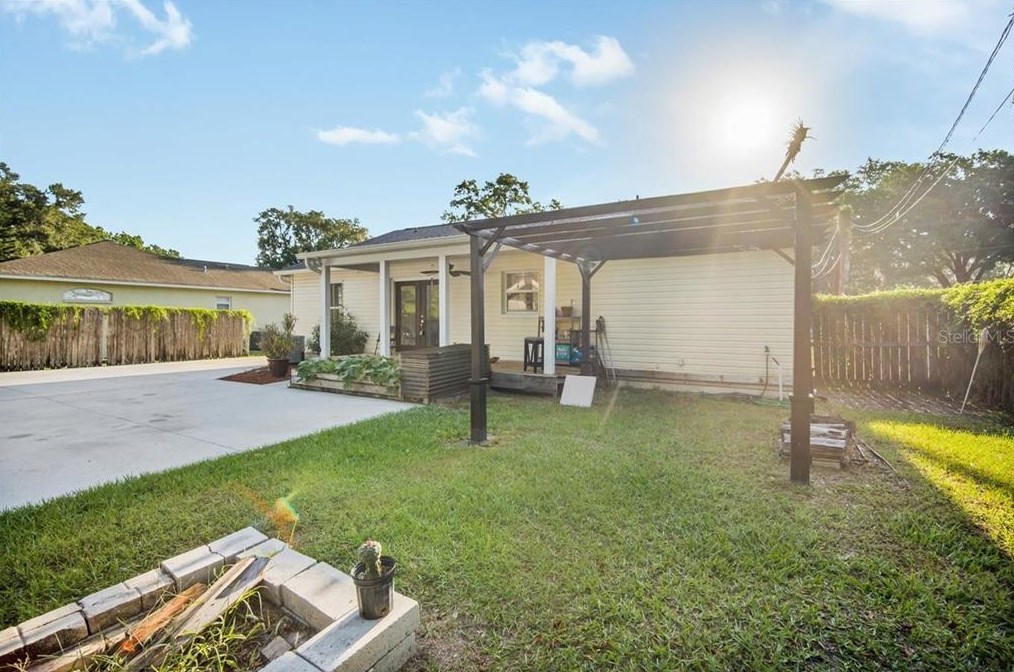 1109 Shannon Ave, Plant City FL  33563-2529 exterior