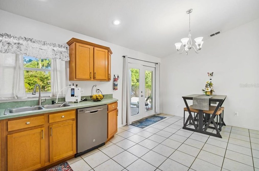 1109 Shannon Ave, Plant City FL  33563-2529 exterior