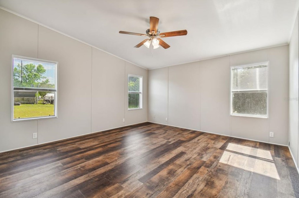 9616 Silverbend Dr, Dade City FL  33525-1466 exterior