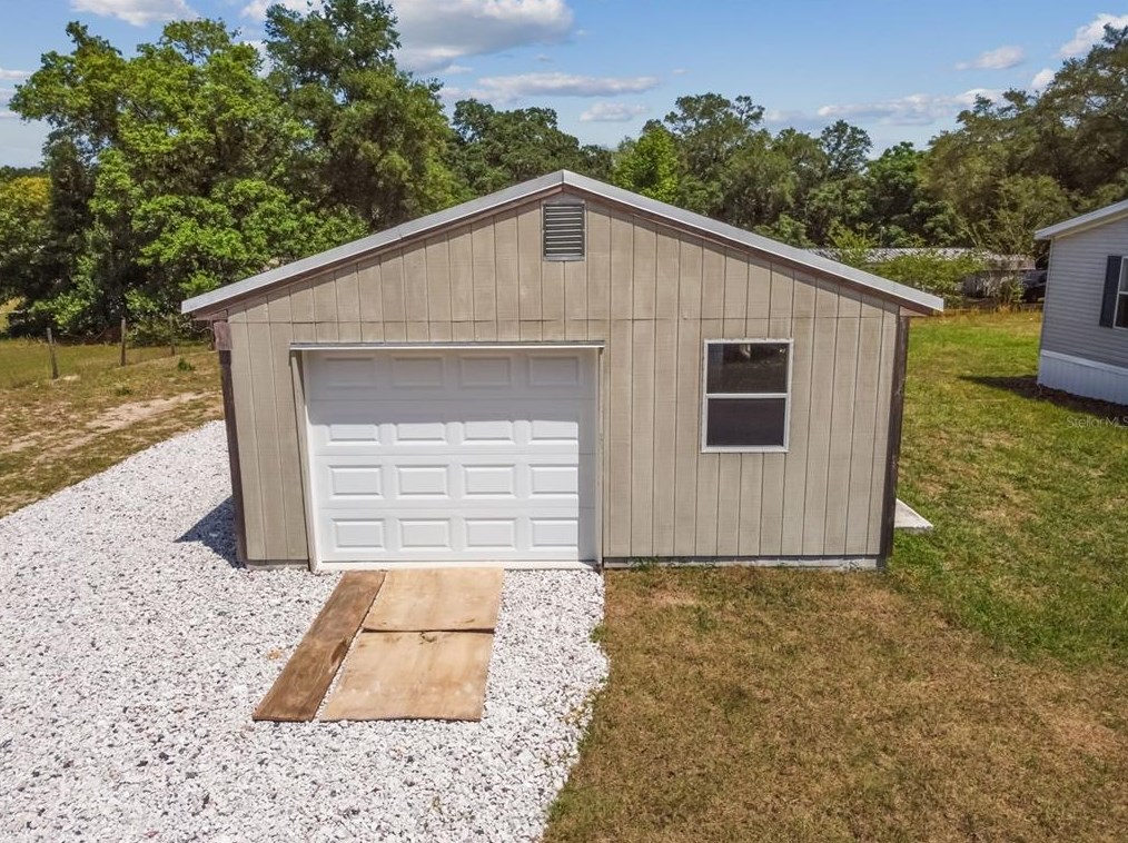 9616 Silverbend Dr, Dade City FL  33525-1466 exterior