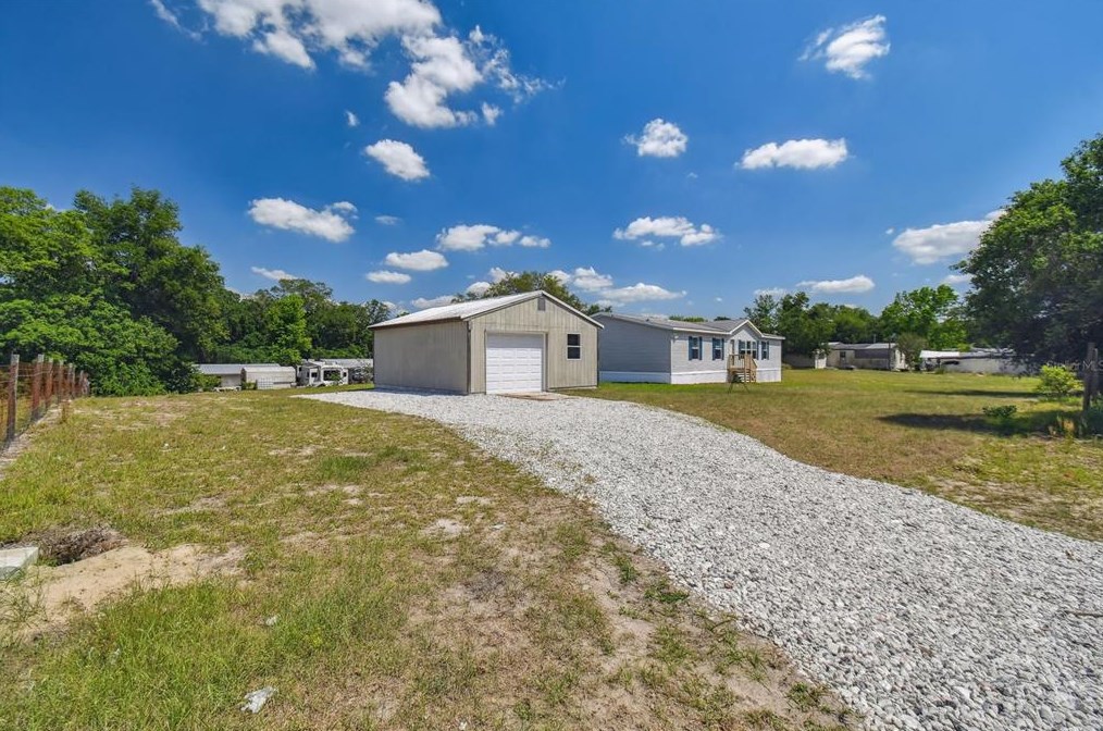 9616 Silverbend Dr, Dade City FL  33525-1466 exterior