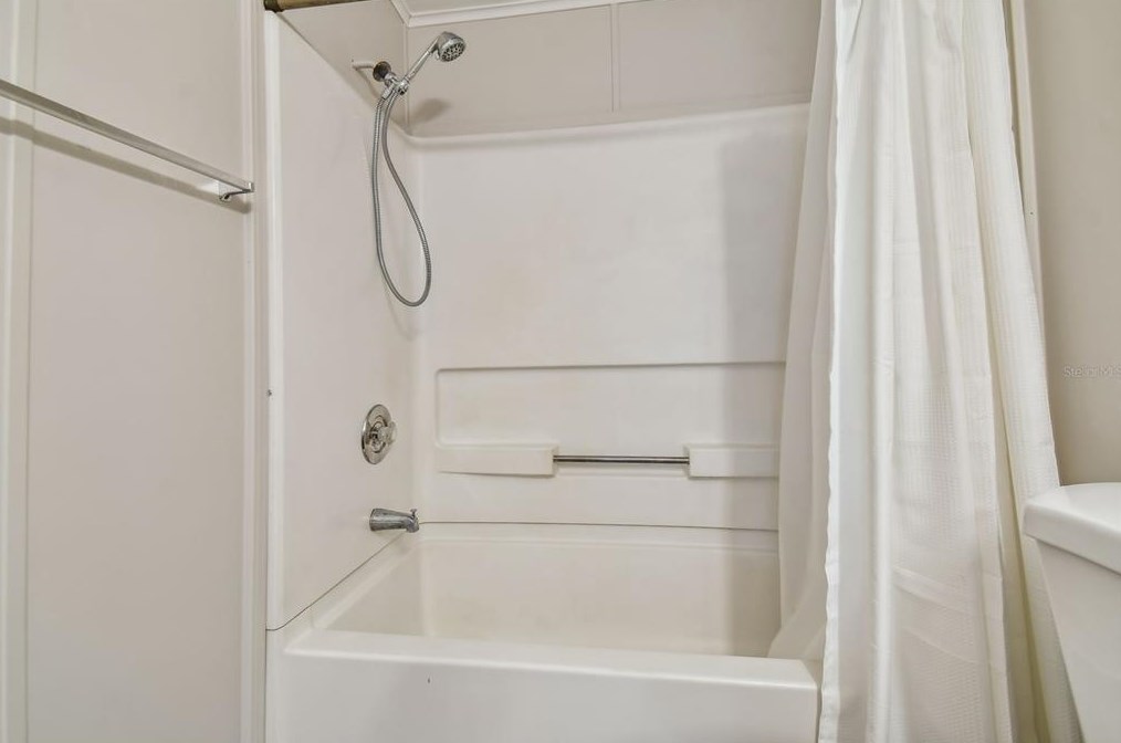 9616 Silverbend Dr, Dade City FL  33525-1466 exterior