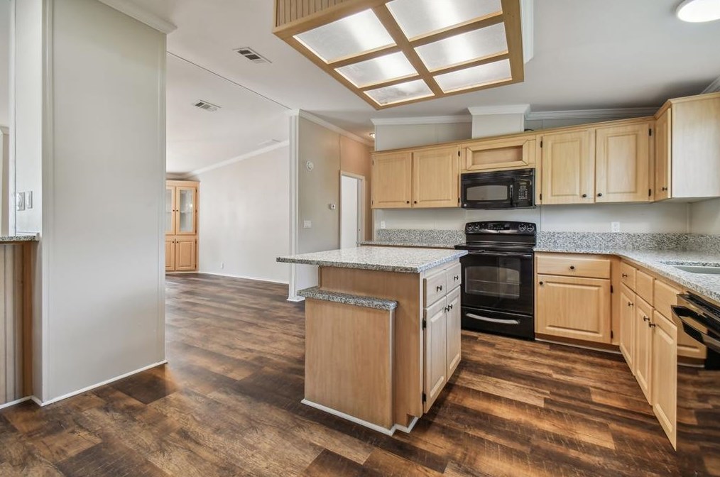 9616 Silverbend Dr, Dade City FL  33525-1465 exterior