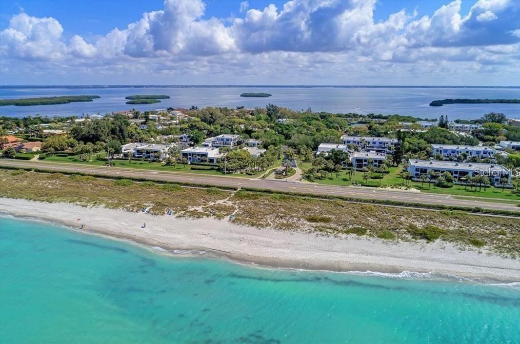 817 Bayport Way, Longboat Key FL  34228-2666 exterior