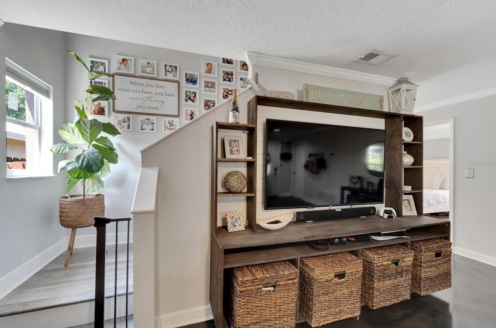 6151 Kiteridge Dr, Lithia FL 33547-5849 exterior