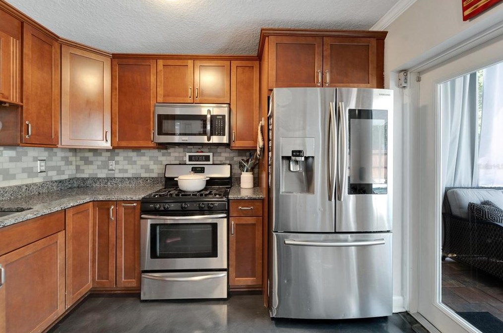 6151 Kiteridge Dr, Lithia FL 33547-5849 exterior