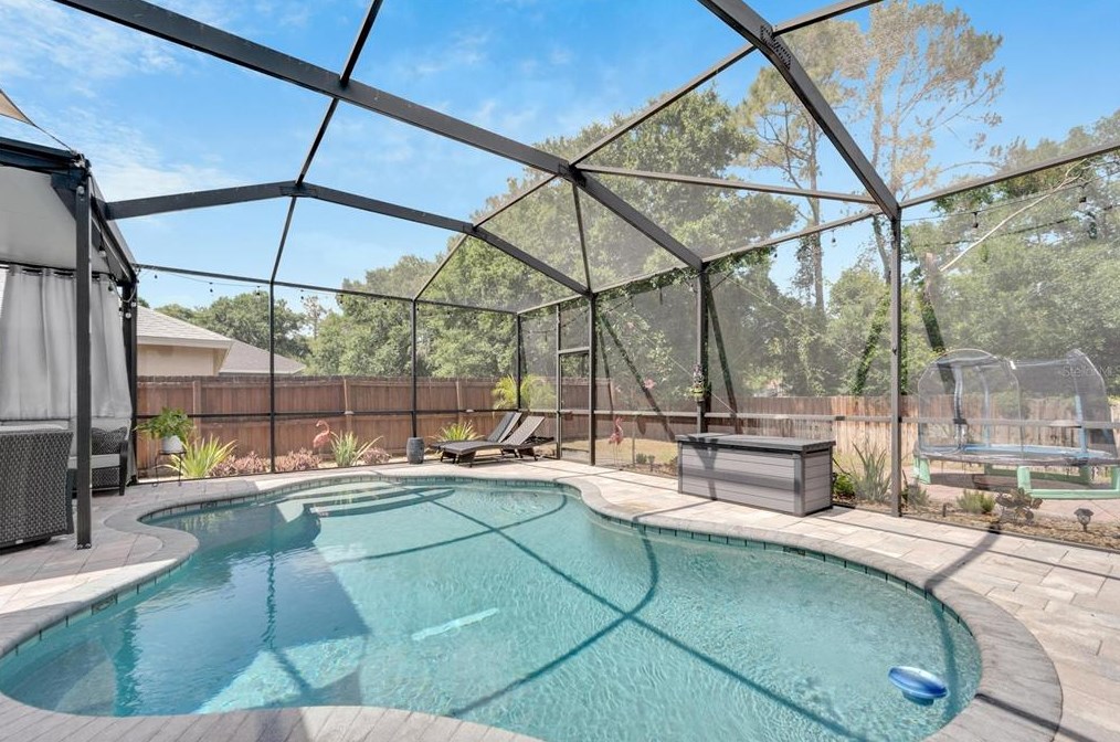 6151 Kiteridge Dr, Lithia FL 33547-5849 exterior