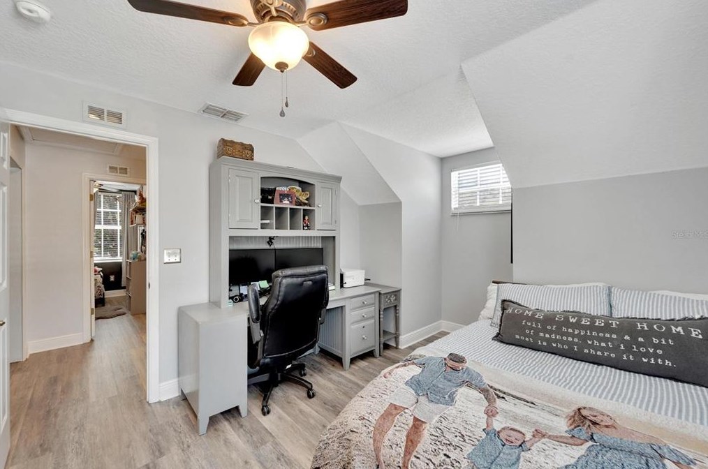 6151 Kiteridge Dr, Lithia FL 33547-5849 exterior