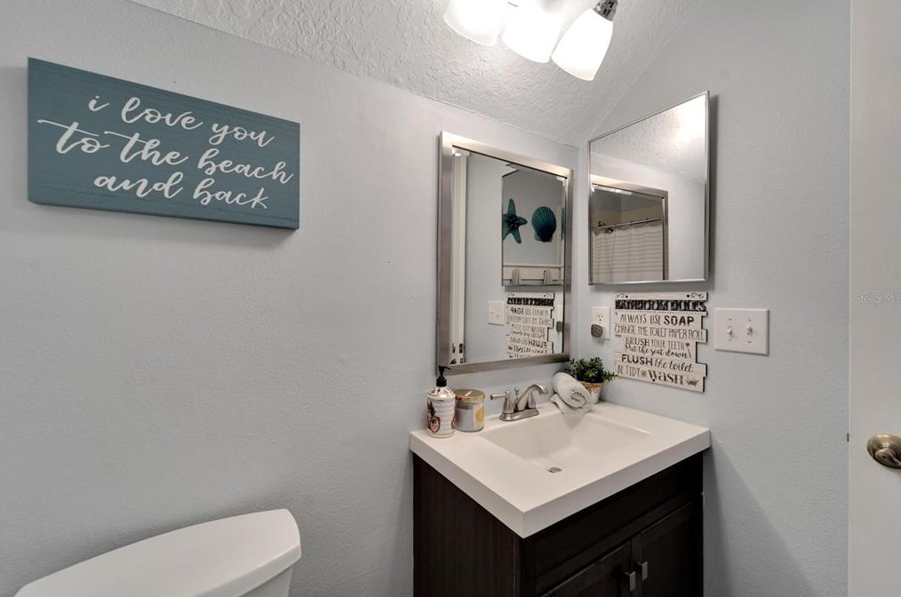 6151 Kiteridge Dr, Lithia FL 33547-5849 exterior