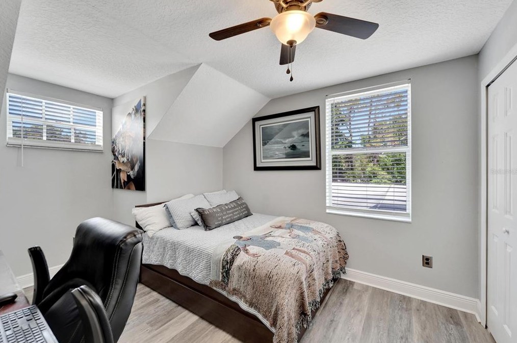 6151 Kiteridge Dr, Lithia FL 33547-5849 exterior