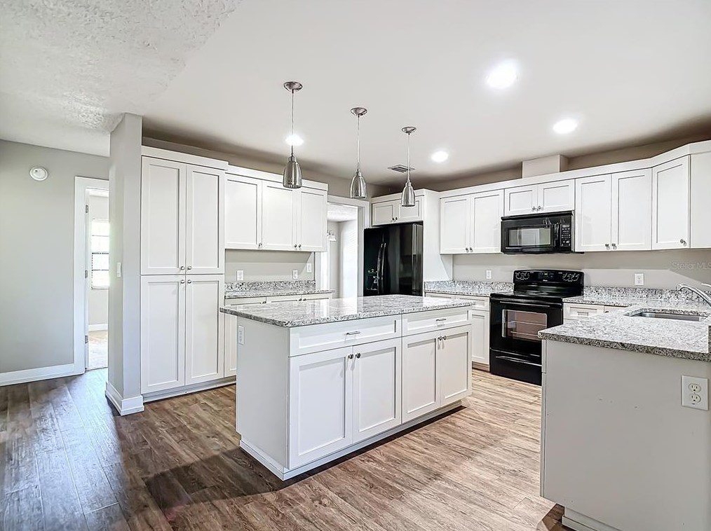 1502 Teakwood Dr, Plant City FL  33563-7848 exterior