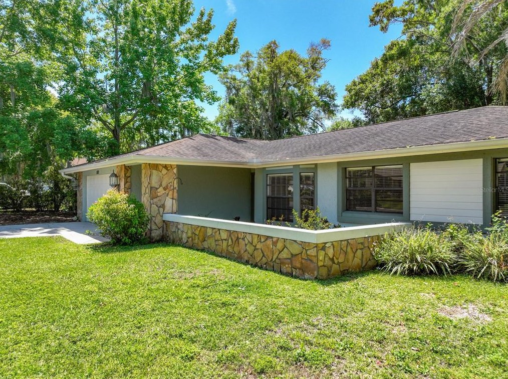 1502 Teakwood Dr, Plant City FL  33563-7848 exterior