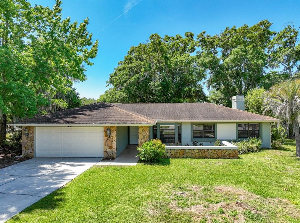 1502 Teakwood Dr, Plant City FL  33563-7848 exterior