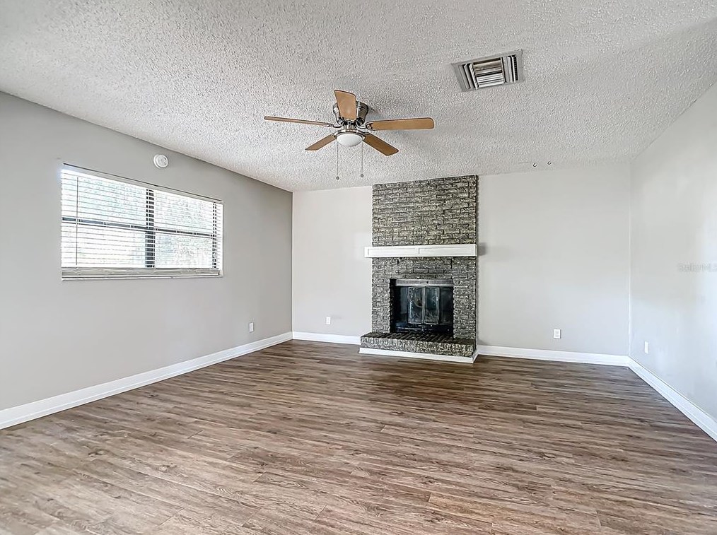 1502 Teakwood Dr, Plant City FL  33563-7848 exterior