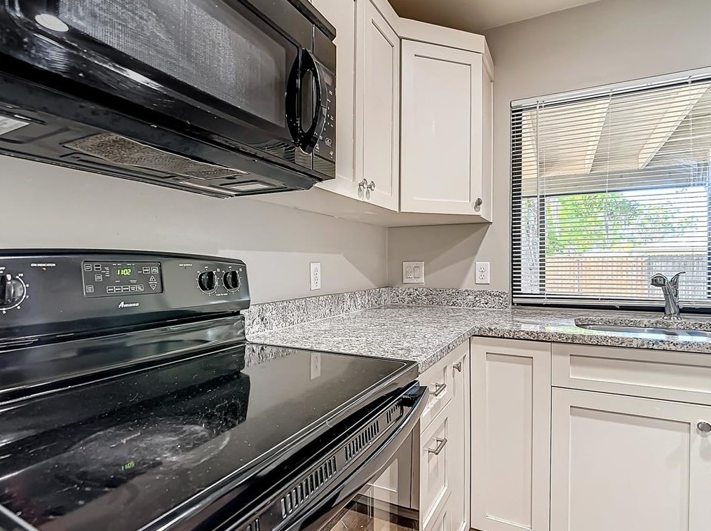 1502 Teakwood Dr, Plant City FL  33563-7848 exterior