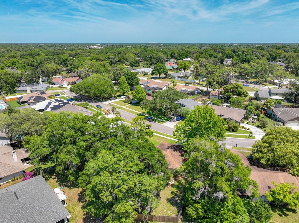 1502 Teakwood Dr, Plant City FL  33563-7848 exterior