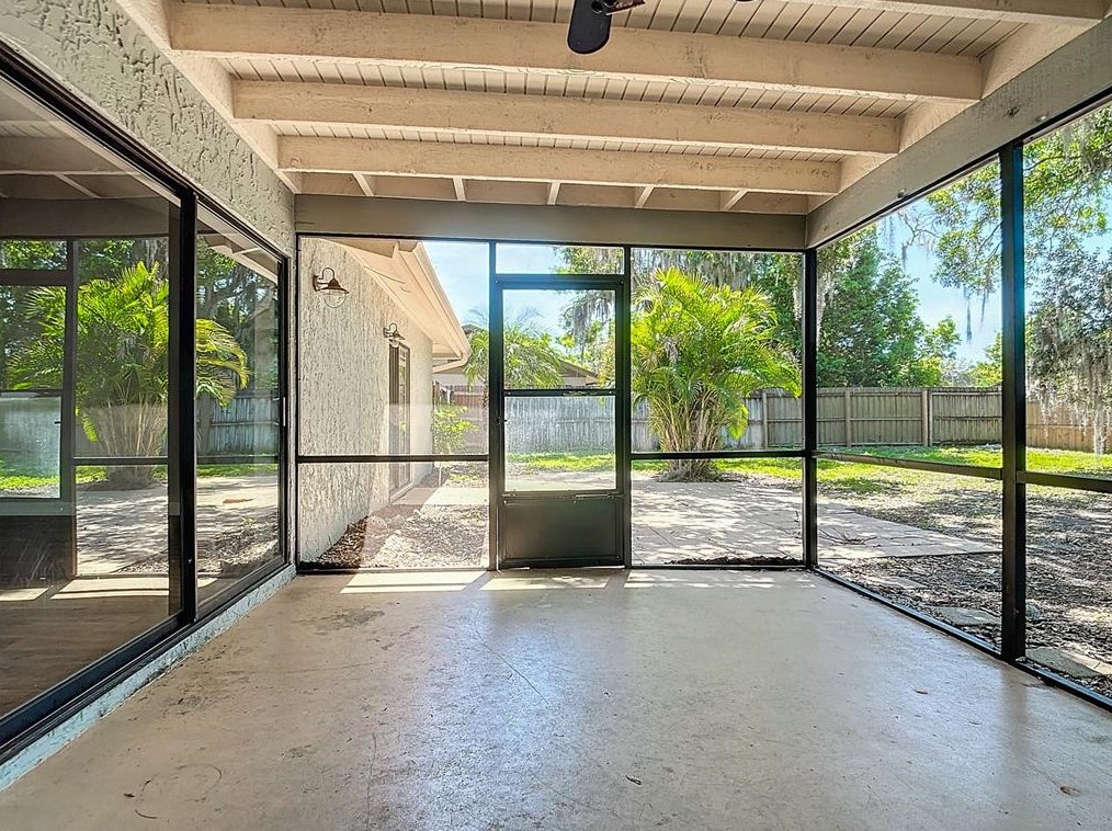 1502 Teakwood Dr, Plant City FL  33563-7848 exterior