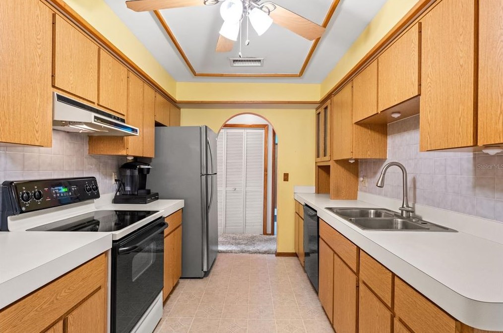 14037 Gregory St, Brooksville FL  34609-6550 exterior