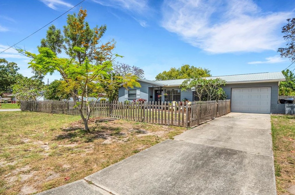 4071 34th Ave, Saint Petersburg FL  33713-1264 exterior