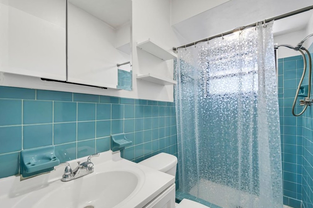 4071 34th Ave, Saint Petersburg FL  33713-1264 exterior