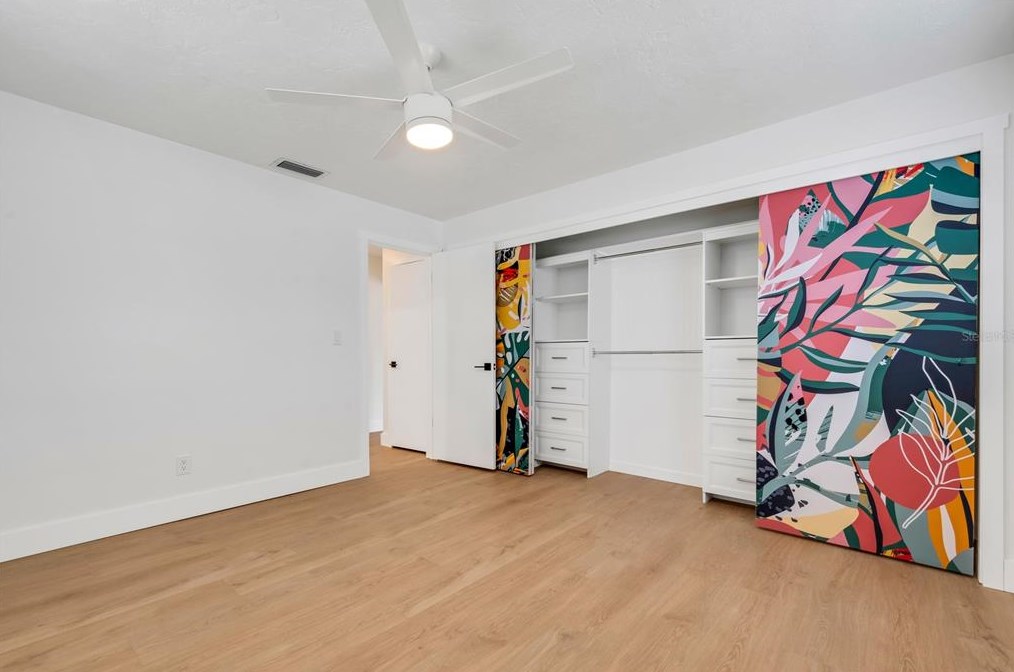 4071 34th Ave, Saint Petersburg FL  33713-1264 exterior