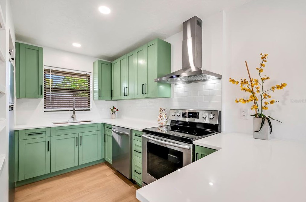 4071 34th Ave, Saint Petersburg FL  33713-1264 exterior