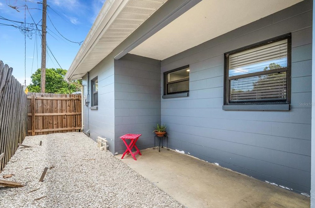 4071 34th Ave, Saint Petersburg FL  33713-1264 exterior