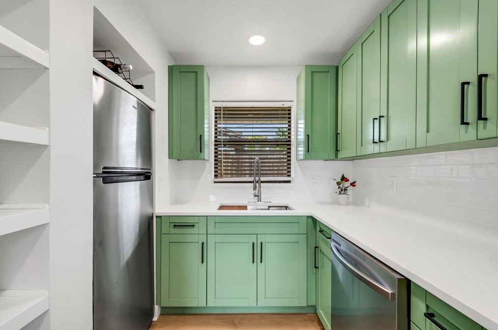 4071 34th Ave, Saint Petersburg FL  33713-1264 exterior