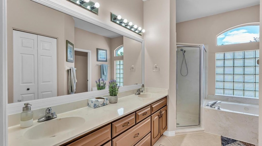 2701 Spg Mdw Dr, Plant City FL  33566-9618 exterior