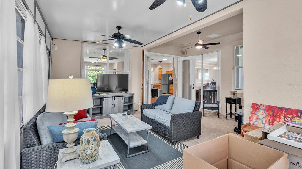 2701 Spg Mdw Dr, Plant City FL  33566-9618 exterior